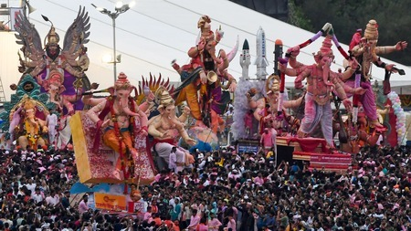 લાઉડ સ્પીકર દ્વારા થતા ધ્વનિ પ્રદૂષણ અંગે હાઈકોર્ટ લાલઘૂમ કહ્યું- અમે કોઈ ધર્મ કે તહેવાર વિરુદ્ધ નથી