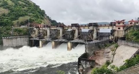 મોરવા હડફના હડફ ડેમના 3 ગેટ ખોલાયા નદીમાં 16,368 ક્યુસેક પાણી છોડાયું અનેક ગામોને ઍલર્ટ