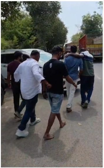 શેરબજારમાં 15 લાખ રૂપિયા ડૂબતાં યુવકનું અપહરણ કરી ખંડણી માંગી, મહારાષ્ટ્ર હાઈવેથી ફિલ્મી ઢબે 3ની ધરપકડ, યુવકનો છૂટકારો